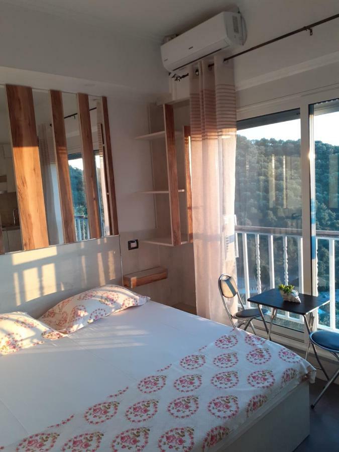 Vila Oliven Vlorë Exterior foto